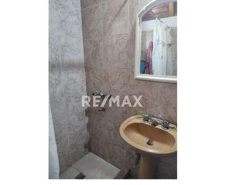 VENTA CASA CON QUINCHO CIPOLLETTI