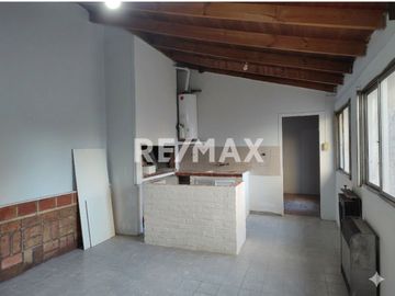 VENTA CASA CON QUINCHO CIPOLLETTI
