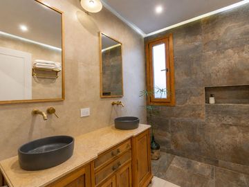 EXCLUSIVA CASA A ESTRENAR EN VENTA ZONA OLIVOS!!!