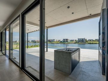 VENTA CASA EN PUERTOS DEL LAGO RIBERA A LA LAGUNA