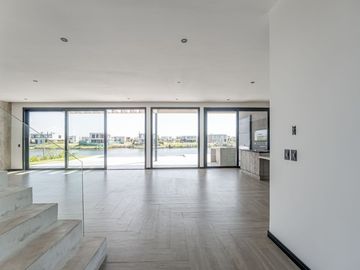 VENTA CASA EN PUERTOS DEL LAGO RIBERA A LA LAGUNA