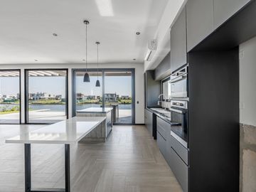 VENTA CASA EN PUERTOS DEL LAGO RIBERA A LA LAGUNA