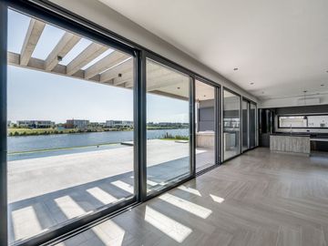 VENTA CASA EN PUERTOS DEL LAGO RIBERA A LA LAGUNA