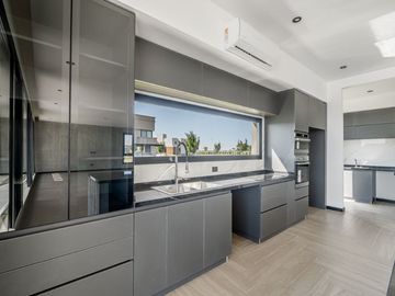 VENTA CASA EN PUERTOS DEL LAGO RIBERA A LA LAGUNA