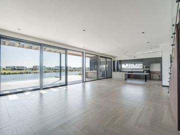 VENTA CASA EN PUERTOS DEL LAGO RIBERA A LA LAGUNA