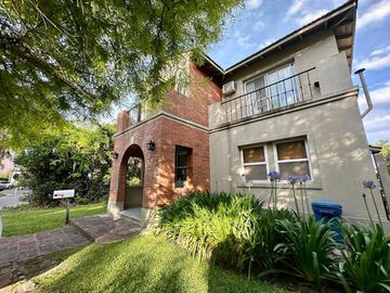 Casa en Venta 4 amb Barrio Los Angeles Village