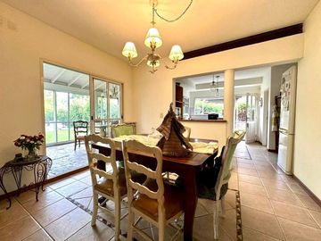 Casa en Venta 4 amb Barrio Los Angeles Village