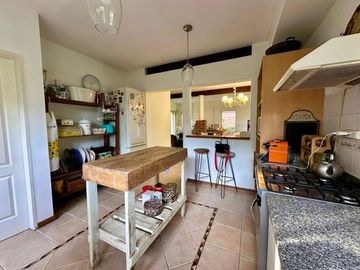 Casa en Venta 4 amb Barrio Los Angeles Village