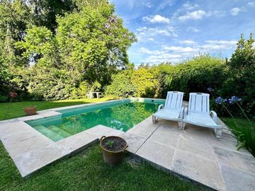 Casa en Venta 4 amb Barrio Los Angeles Village