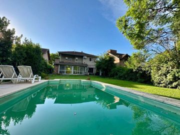 Casa en Venta 4 amb Barrio Los Angeles Village