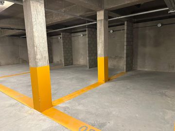 EN VENTA COCHERA CUBIERTA - BAULERA - VILLA DEVOTO