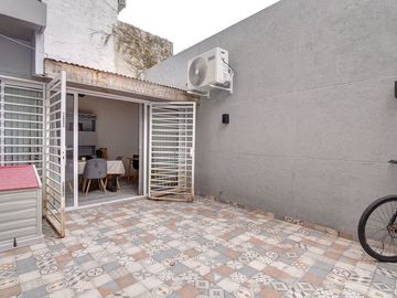 Venta Departamento 3 Amb c/ Patio Reciclado Flores