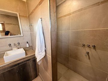 VENTA QUINTA MONTE: 4200M2, PILETA Y AMOBLADA