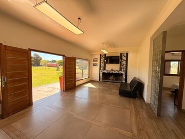 VENTA QUINTA MONTE: 4200M2, PILETA Y AMOBLADA