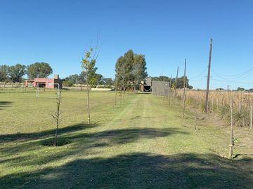 VENTA QUINTA MONTE: 4200M2, PILETA Y AMOBLADA