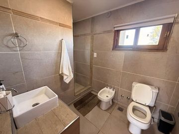 VENTA QUINTA MONTE: 4200M2, PILETA Y AMOBLADA