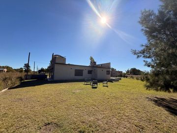 VENTA QUINTA MONTE: 4200M2, PILETA Y AMOBLADA