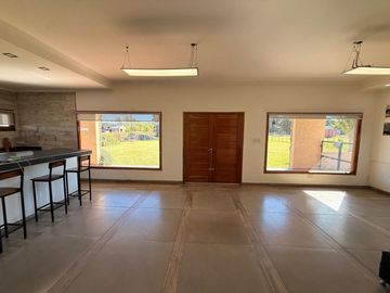 VENTA QUINTA MONTE: 4200M2, PILETA Y AMOBLADA
