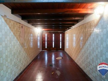 CASA 6 AMBIENTES VENTA TEMPERLEY CON QUINCHO
