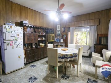 CASA 6 AMBIENTES VENTA TEMPERLEY CON QUINCHO