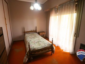 CASA 6 AMBIENTES VENTA TEMPERLEY CON QUINCHO