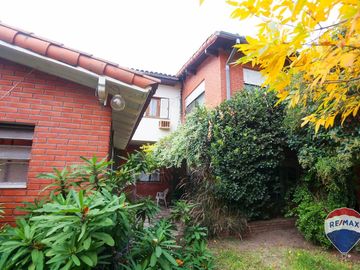 CASA 6 AMBIENTES VENTA TEMPERLEY CON QUINCHO