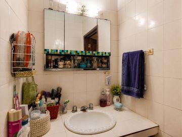 VENTA CASA MULTIFAMILIAR EN DOS UNIDADES EN OLIVOS