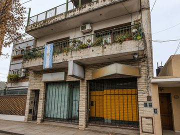 VENTA CASA MULTIFAMILIAR EN DOS UNIDADES EN OLIVOS