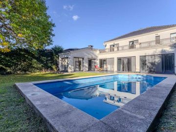 VENTA CASA 4 AMBIENTES VILLAGE DEL PARQUE