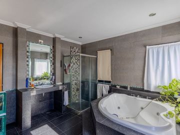 VENTA CASA 4 AMBIENTES VILLAGE DEL PARQUE