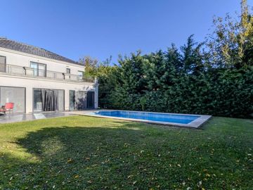VENTA CASA 4 AMBIENTES VILLAGE DEL PARQUE