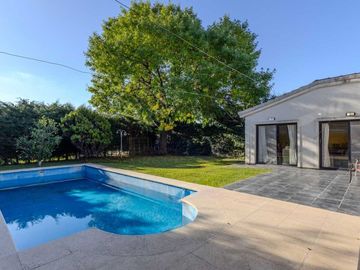 VENTA CASA 4 AMBIENTES VILLAGE DEL PARQUE