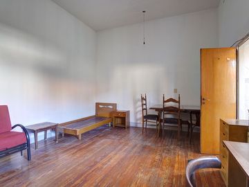 PH 2 AMB EN VENTA FLORES GALERIA SEMICUBIERTA