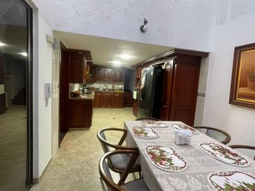 Casa en venta de 4 habitaciones con patio en Bogotá, Nicolás de Federman.