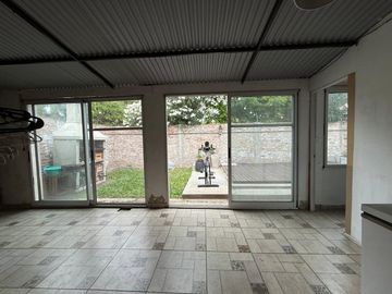 VENTA CASA 4 AMB. VILLA DE MAYO. PARQUE