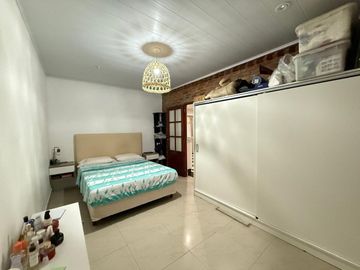 VENTA CASA 4 AMB. VILLA DE MAYO. PARQUE