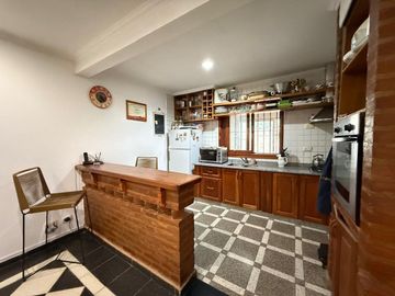VENTA CASA 4 AMB. VILLA DE MAYO. PARQUE