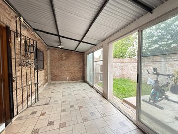 VENTA CASA 4 AMB. VILLA DE MAYO. PARQUE
