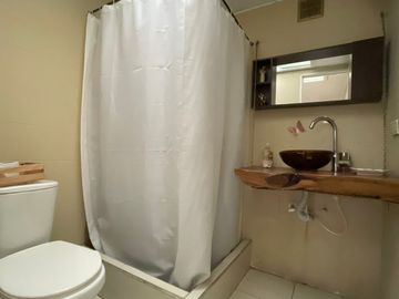 Casa en venta de 5 habitaciones con jardín en Bogotá, Niza.