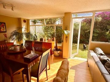 Casa en venta de 5 habitaciones con jardín en Bogotá, Niza.