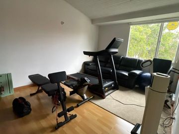 Casa en venta de 5 habitaciones con jardín en Bogotá, Niza.