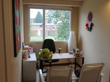 Casa en venta de 5 habitaciones con jardín en Bogotá, Niza.