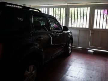 Casa en venta de 5 habitaciones con jardín en Bogotá, Niza.