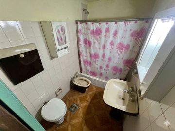 VENTA CASA 3 AMB COCHERA Y PILETA EN V. DE MAYO