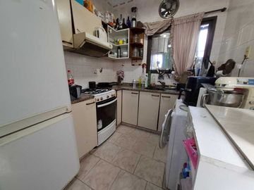 VENTA CASA 4 AMBIENTES CASTELAR COCHERA