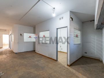 Venta Galpón + PH + Local  en Villa Soldati