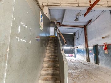 Venta Galpón + PH + Local  en Villa Soldati