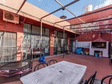 Venta Galpón + PH + Local  en Villa Soldati