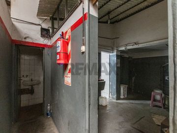 Venta Galpón + PH + Local  en Villa Soldati