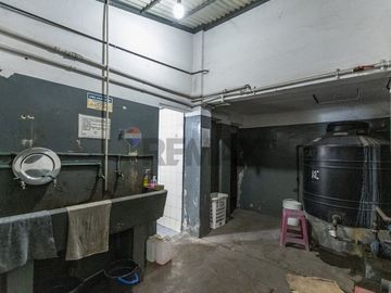 Venta Galpón + PH + Local  en Villa Soldati